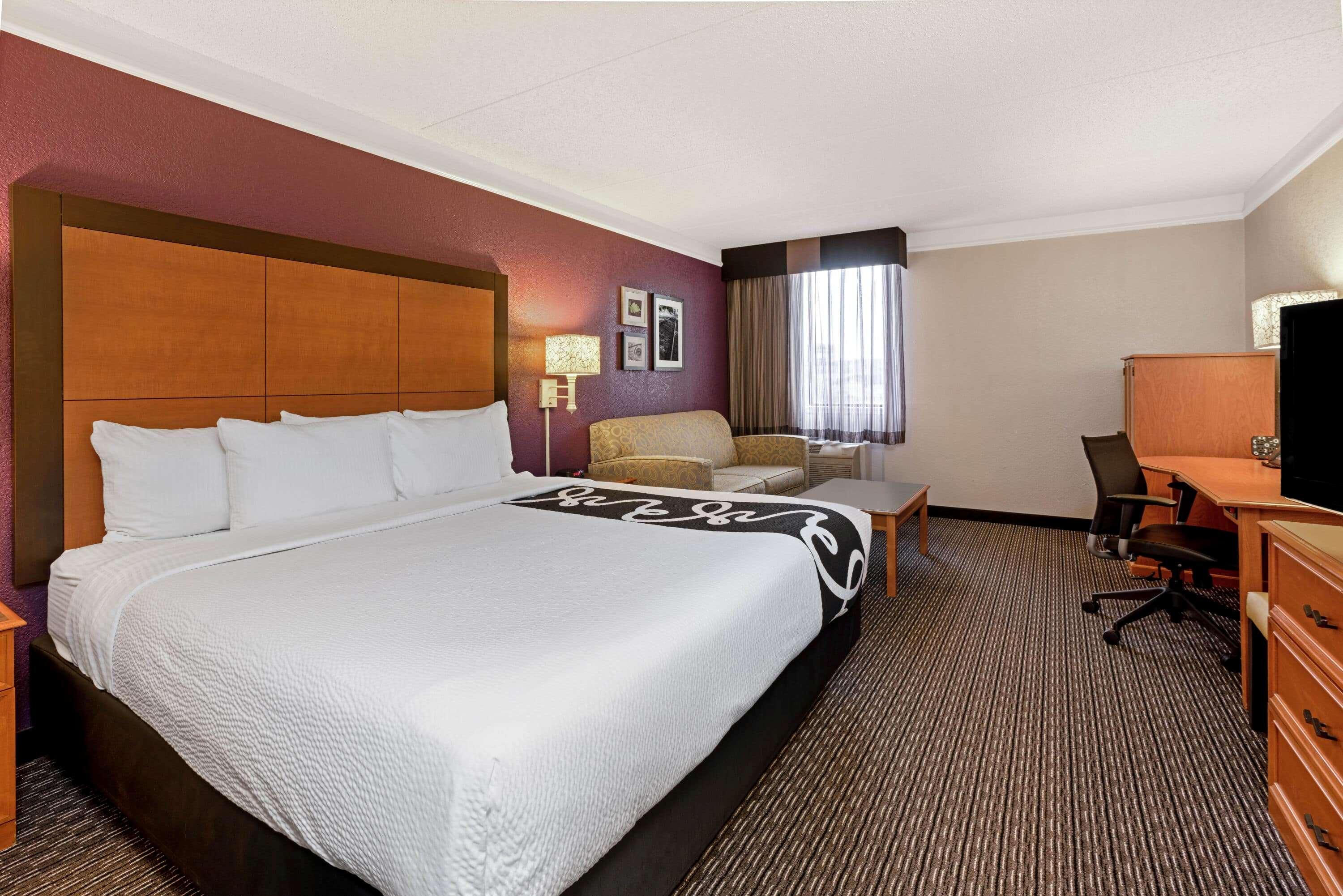 La Quinta By Wyndham Tacoma - Seattle Hotel Exterior photo