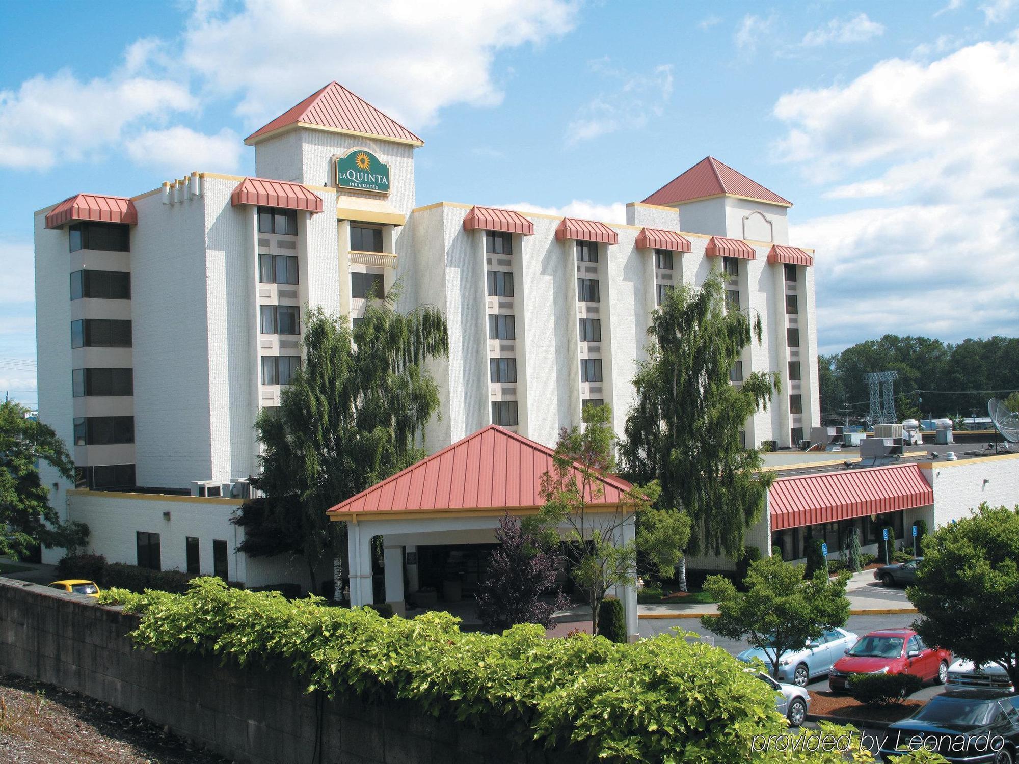 La Quinta By Wyndham Tacoma - Seattle Hotel Exterior photo